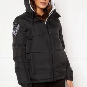 Jacka Eskimå  - Storlek S sparsamt använd. Köpt för 1700kr