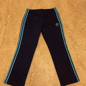 Adidas vintage track pants - I väldigt gott skick 