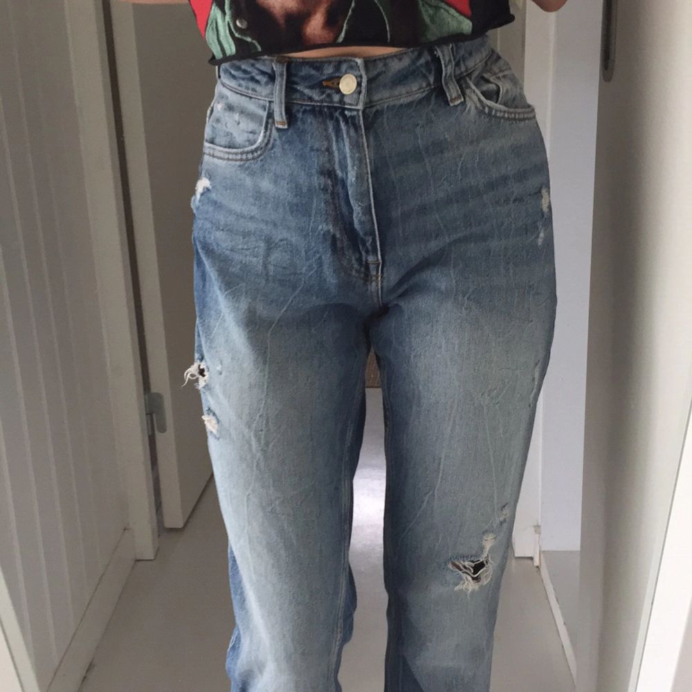 Så snygga jeans från Zara! 200 eller högsta bud! ✨. Jeans & Byxor.