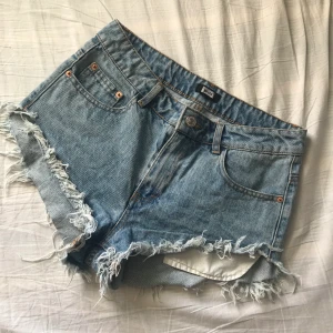 Jeansshorts  - Köparen står för fraktkostnaden 