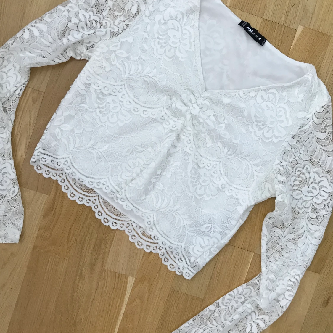 Tröja med spets - 90