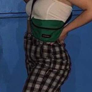 green fanny pack from eastpak in perfect condition 