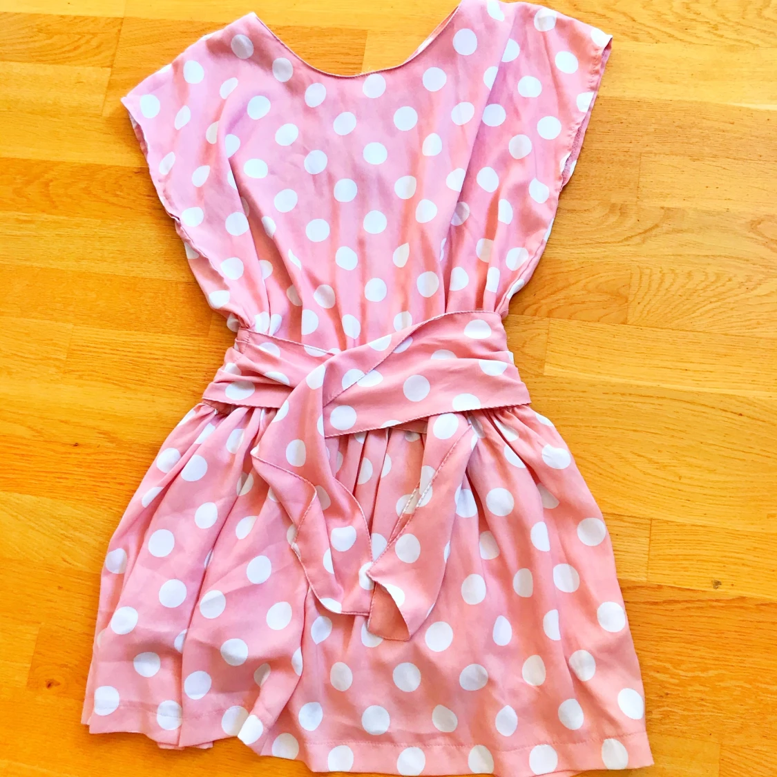 Fin klänning från dahlia stolek S