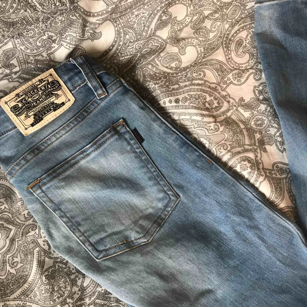 Snygga tighta jeans från crocker!. Jeans & Byxor.