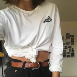  - Vit lite oversized dickies tröja! Använd ett fåtal gånger. Stolek M