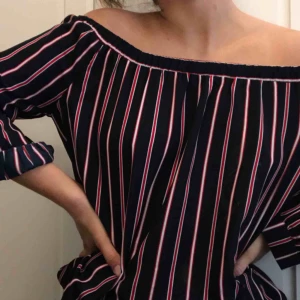  - Från GinaTricot, kostade i butik 299kr, använd fåtal gånger, köpare står för eventuell frakt