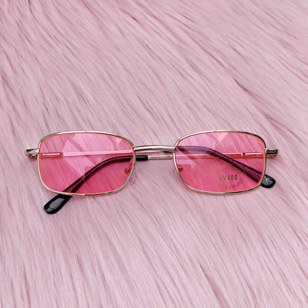 Sjukt snygga rosa solglasögon, helt nya💓 frakt ingår i priset✨. Accessoarer.