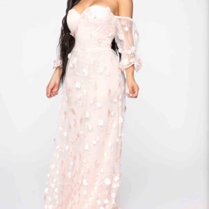  - nyskick , oanvänd , kan frakta, storlek är xs men passar till s.