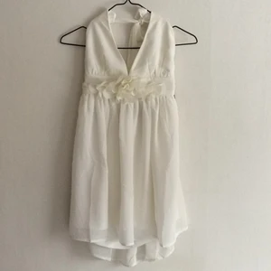  - Halterneck klänning från Jeane Blush. Oanvänd