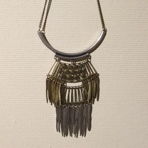  - Stort halsband i silver/brons