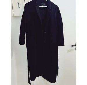  - Ullkappa från monki, storlek XS/S, i gott skick, knappt använd. Nypriset var 1000kr och mitt pris är 550kr.

Jag bor på Gärdet, kan mötas eller fraktar med postens vadderade kuvert eller kartonger. Du betalar frakt. Jag skickar inom ett dygn. 

Fråga gärna om du undrar något! 