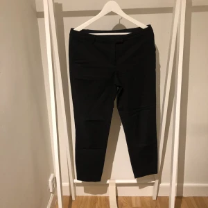 STOCKH LM kostymbyxor stl:38 - STOCKH LM kostymbyxor som är figursydda i bra skick i storleken 38