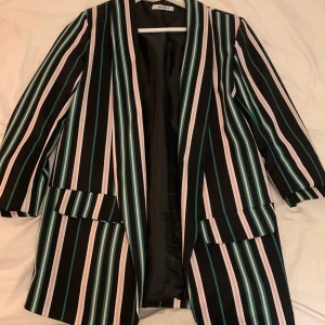 Blazer - Jättesnygg blazer, sparsamt använd 