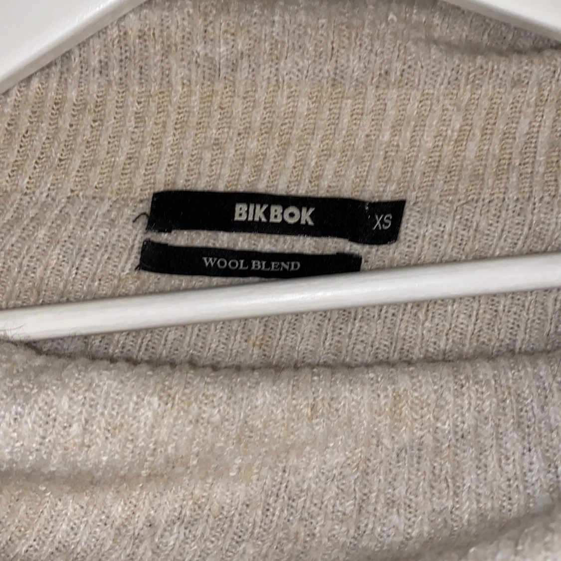 Off shoulder tröja - 90