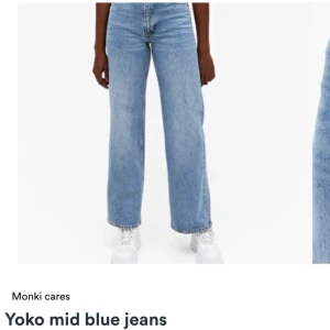 Monki yoko jeans - Populära jeans från monki i modellen YOKO. Storlek 24. Helt nya, säljs för de inte passar. Nypris är 400kr, jag säljer för 250ink frakt.