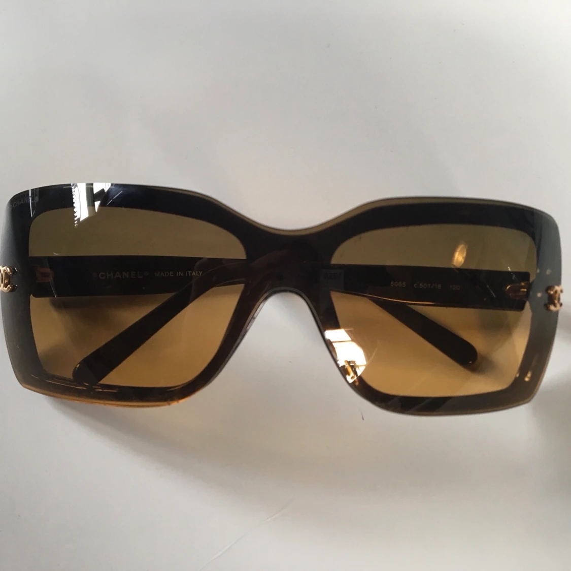 Äkta Chanel solglasögon
