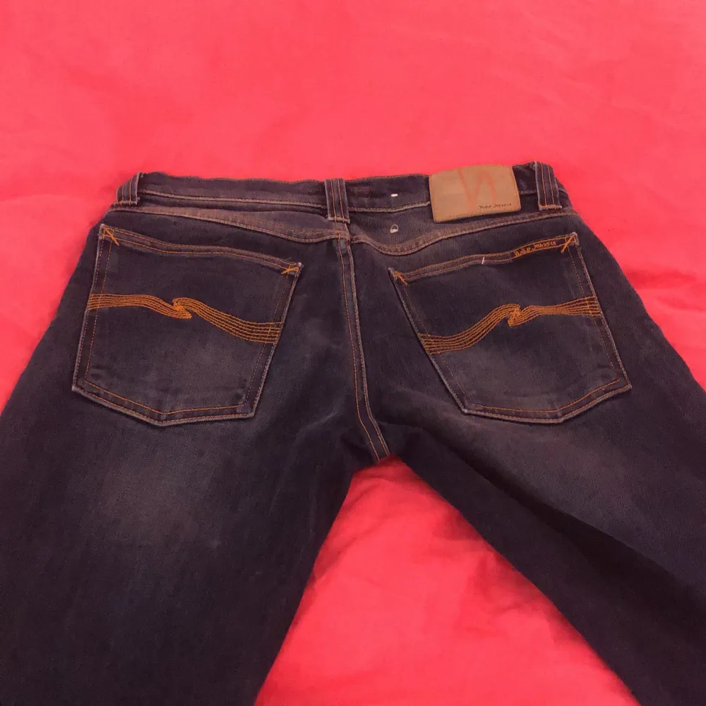 Snygga jeans från nudie jeans! Passar ngn som har strlk small-medium!De är bootcut(;. Jeans & Byxor.