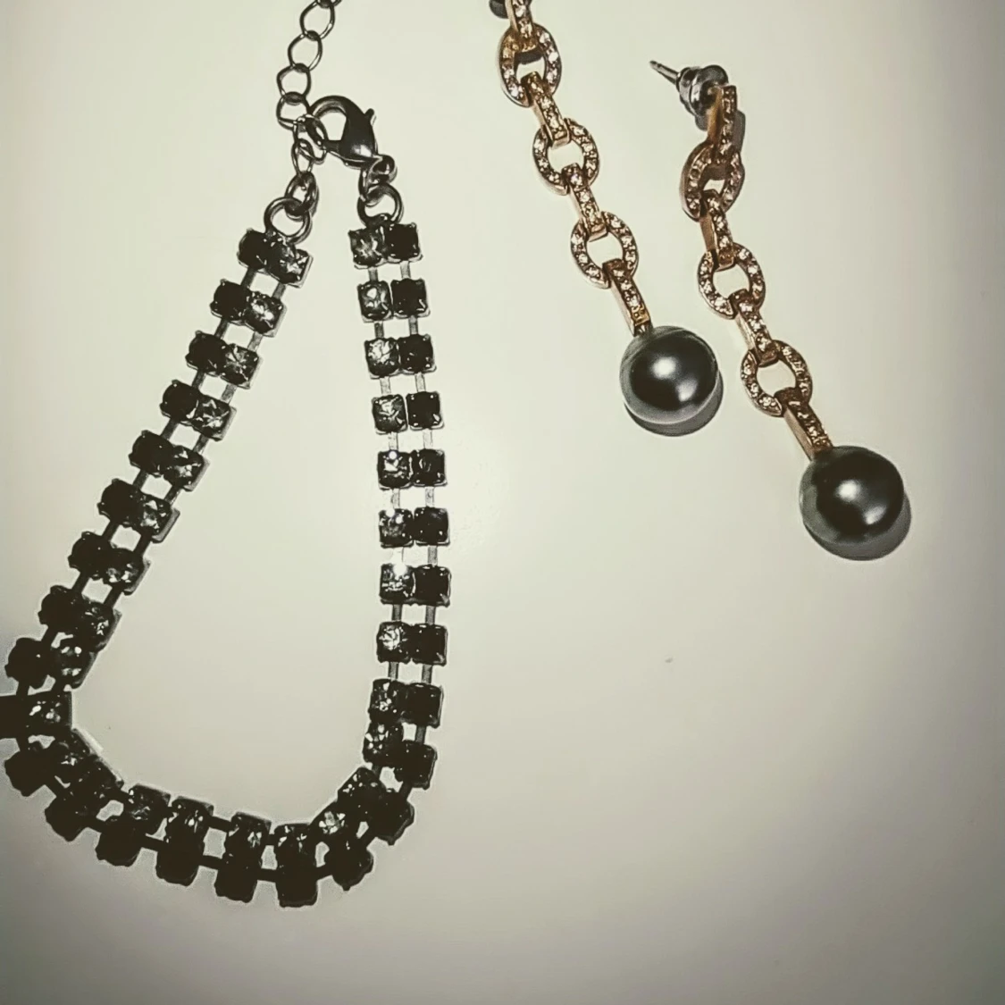 Armband och örhängen med stenar i onyx