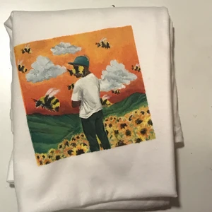 Tyler the creator tröja - *Intressekoll* Tröja med tylers album flowerboy målad av mig💕