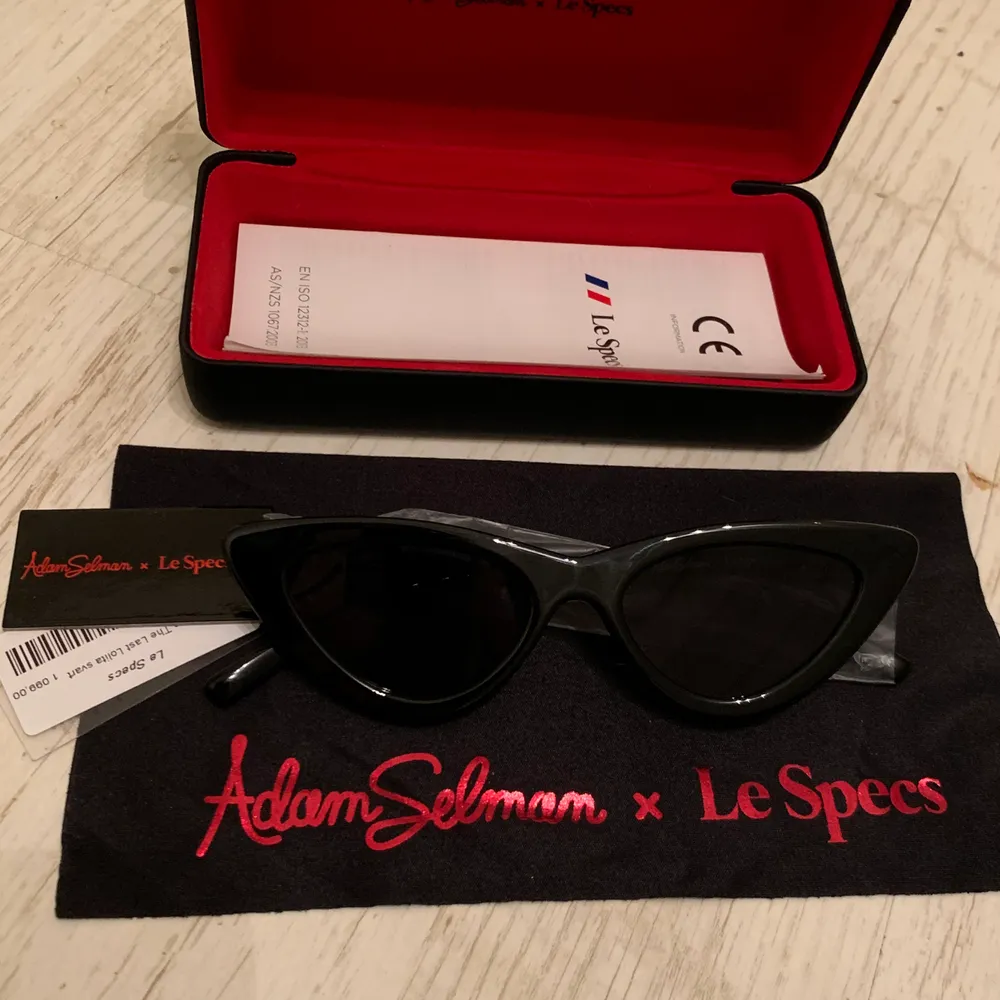 Aldrig använda solglasögon av modellen ”The Last Lolita” av Adam Selman x Le Specs. Inköpta för 1099kr. Priset är inklusive frakt! . Accessoarer.