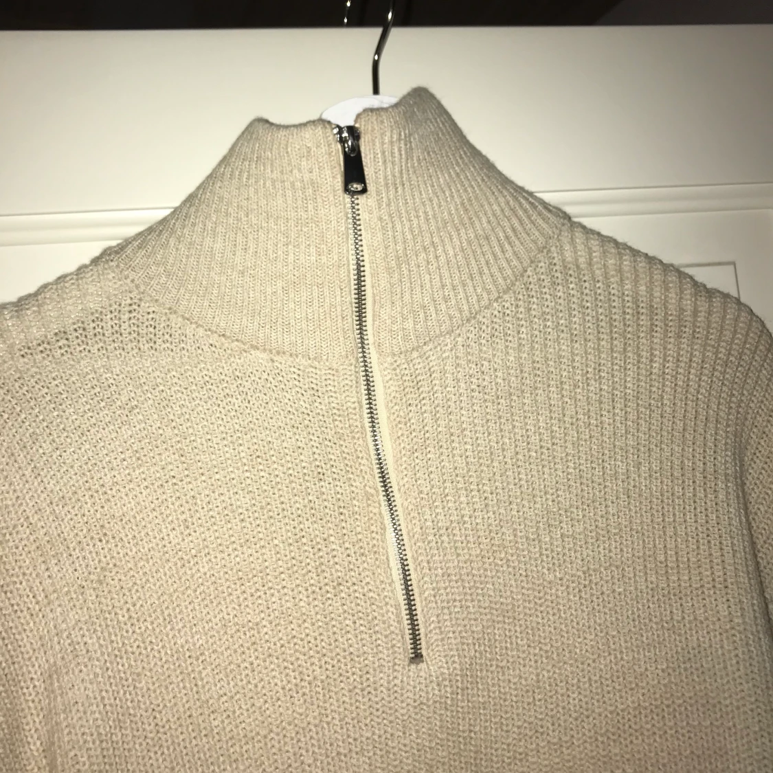 Stickad tröja med dragkedja, strl XS - 90