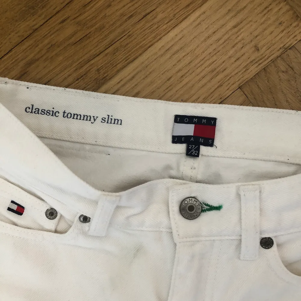 Vita jeans från Tommy Hilfiger. Modell: classic Tommy slim. Gratis frakt . Jeans & Byxor.