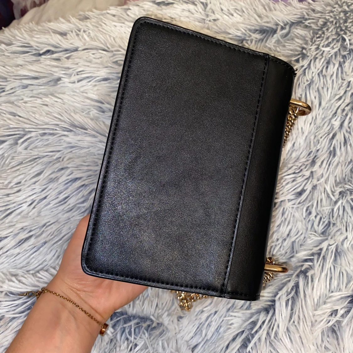 Väldigt fin liten väska ifrån topshop. Köpt för ett par år sen men inte vart så användbar för mig. - 91