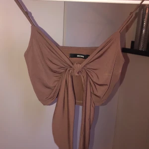 Topp  - Topp från bikbok, endast testad.