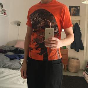 Orange t-shirt storlek S