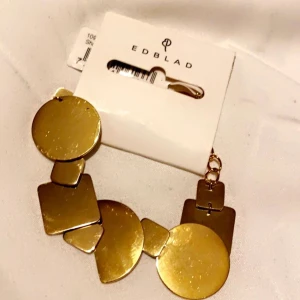 Armband  - Jätte fin guldplaterad armband från Edblad