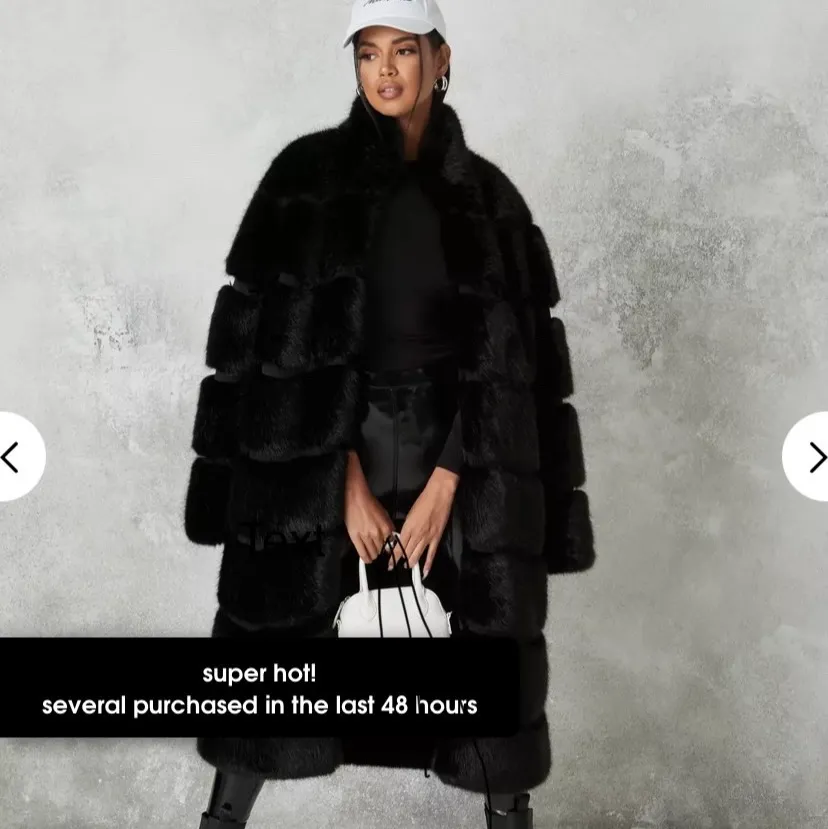 Söker denna faux fur kappa från missguided, storlek 36. Jackor.