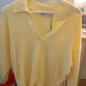 Stickad tröja - Oanvänd, prislapp kvar