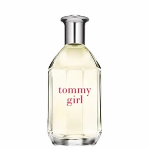 Tommy girl perfym💛 - Säljer denna perfymen, luktar väldigt gott men har inte användning för den direkt:( Ganska mycjet kvar 