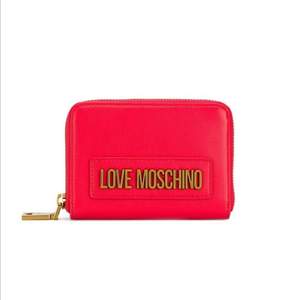 Ny Love moschino wallet zip, synthetic leather   14cm-width, 9.5cm-height, 2 cm- depth, orginal packing