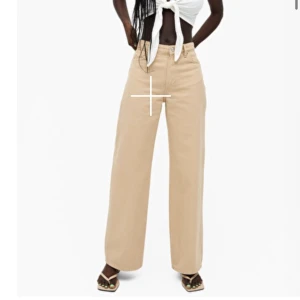 Monki Yoko jeans - Superfina jeans från monki, använda fåtal gånger! Köpta för 400kr🤍 (kan skicka fler bilder privat!) 