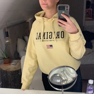 Hoodie  - Fin hoodie från Ginatricot, i storlek M. Köparen står för frakten!😄