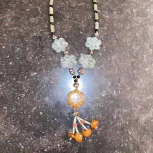 jättefin halsband  - Jätte jättefin halsband från Afghanistan, aldrig använt ❤️ köparen står för frakten eller så kan vi möts någonstans i stockholm city