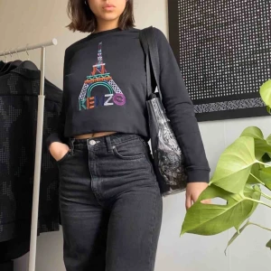 Kenzo paris - Kenzo ’Eiffel Tower’ sweatshirt. Mycket gott skick! 100% bomull  (uppvikt på bilden)