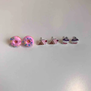  - Dessert örhängen. Ett par för 10kr. Köp minst 6 par örhängen och få frakten gratis (gäller även andra annonser med örhängen) 🧁🍩🍬
