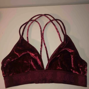  - Söt bralette från pink, är för liten