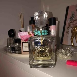  - Juicy couture parfym, mer än hälften kvar 