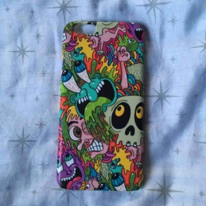  - Coolt mobilskal till iPhone 6 🌟inga brister eller så, bara några små fläckar på insidan! Fri frakt