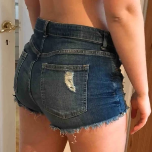  - Snygga jeansshorts men för små för mig
