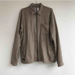  - Jacka/skjorta från Vailent, nyskick!! Frakt tillkommer! 