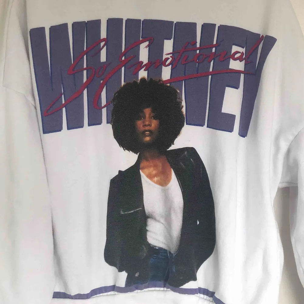 Whitney Houston sweatshirt från carlings!  Frakt:70kr annars möts jag upp i Malmö💜. Hoodies.