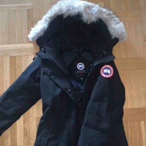  - Canada Goose jacka i fint skick (använd 1 vinter) 