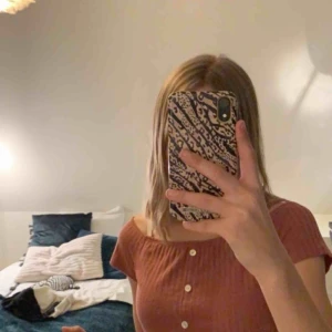  - Jättegullig smutsrosa blus/topp. Nästan aldrig använd. 💓💓💓 frakt tillkommer 