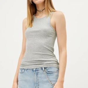 Linne - Grått linne från Weekday. Färgen syns bättre på första bilden. Skriv vid intresse.