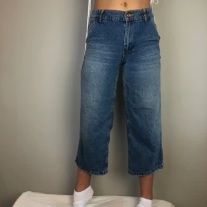 Coola trekvarts jeans - Använda 1 gång, buda i kommentarerna eller medela mig:)