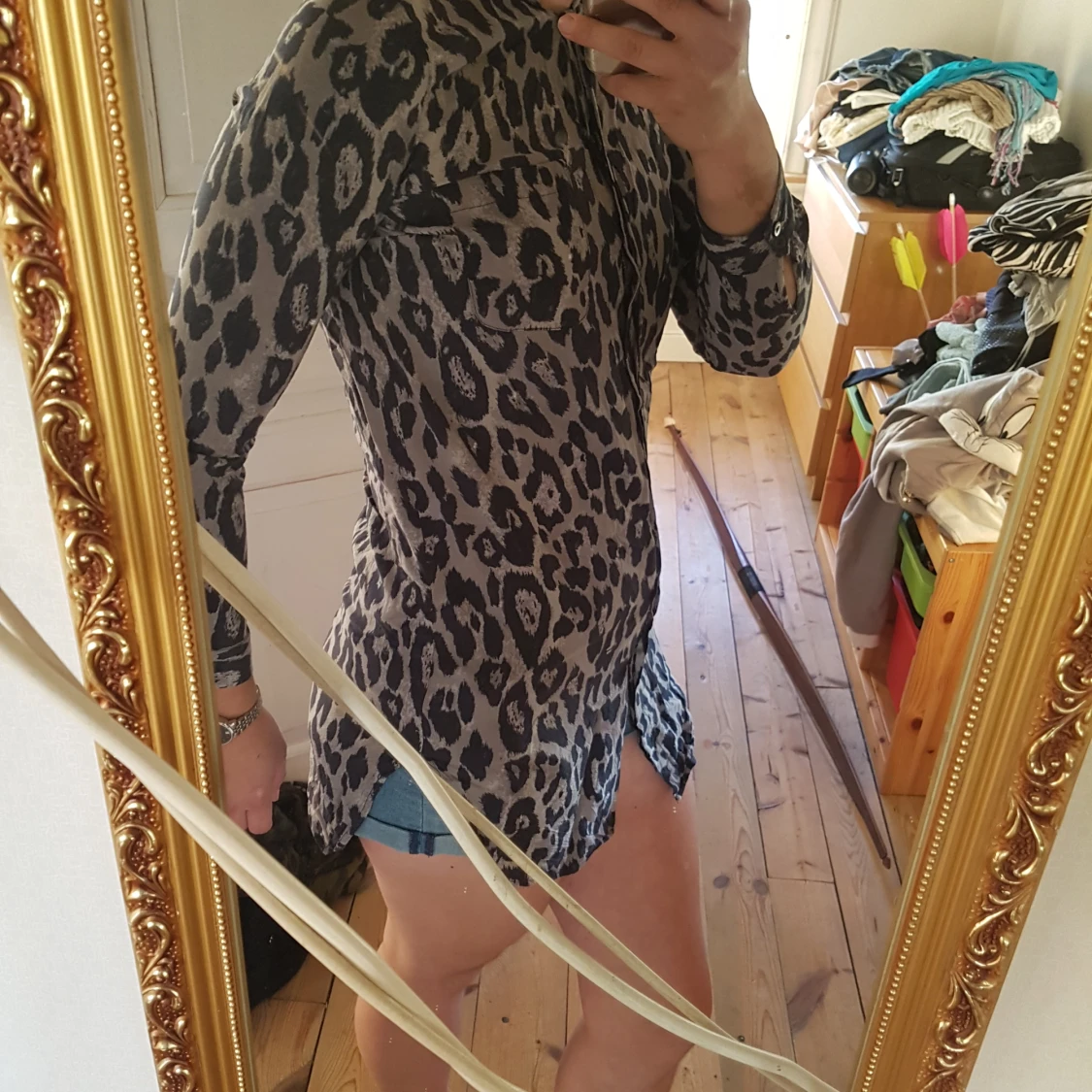 Leopard prickig lång blus - 90
